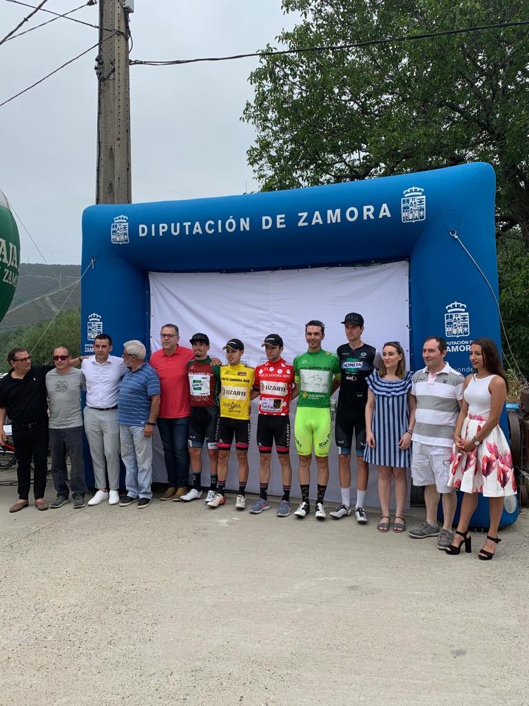 El Pelotón Ropero (Kometa) se lleva la etapa reina y Moreno (Lizarte) sentencia la Vuelta a Zamora