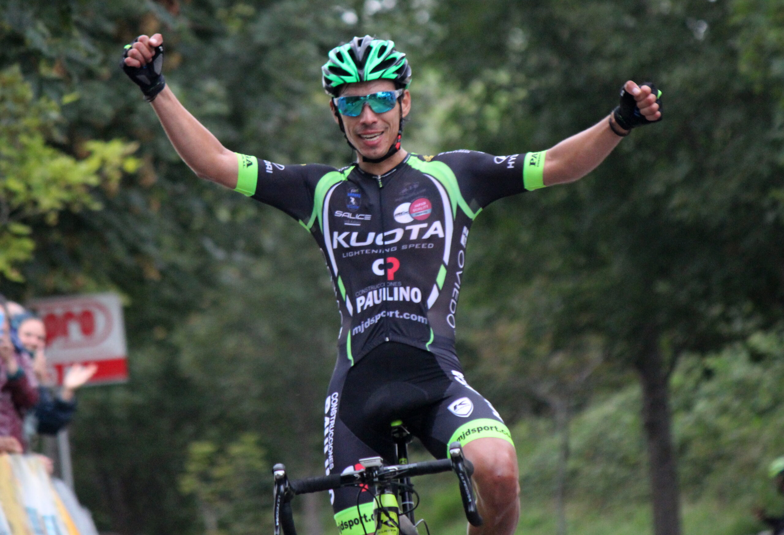 El Pelotón Espectacular doblete del Kuota Construcciones Paulino en El Naranco