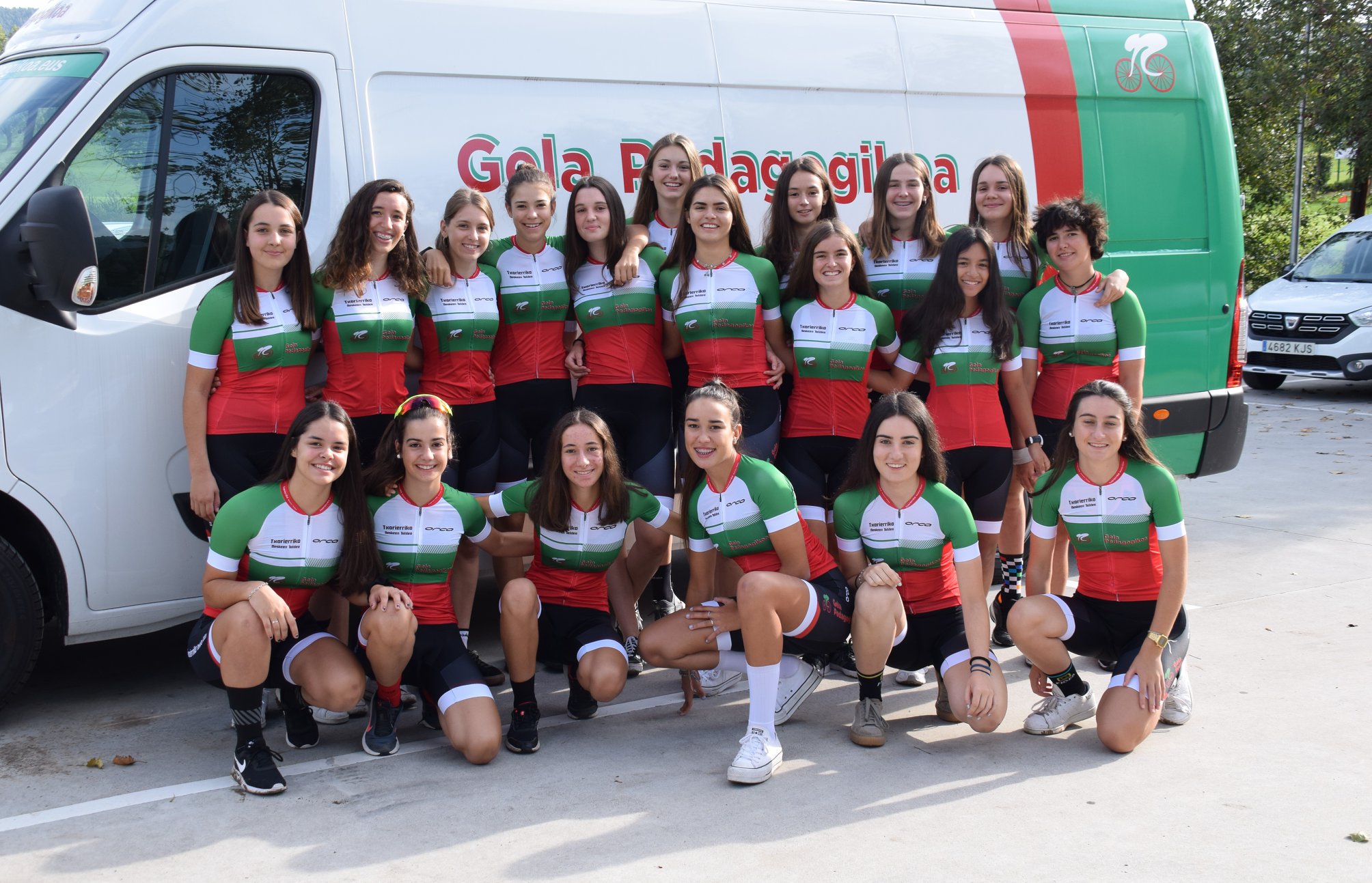 El Pelotón Presentación del equipo femenino Txorierriko Nesken Taldea