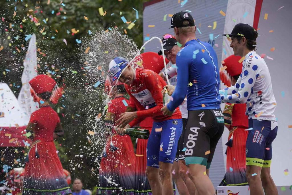 El Pelotón Enric Mas vence el Tour de Guangxi El Pelotón Enric Mas vence el Tour de Guangxi