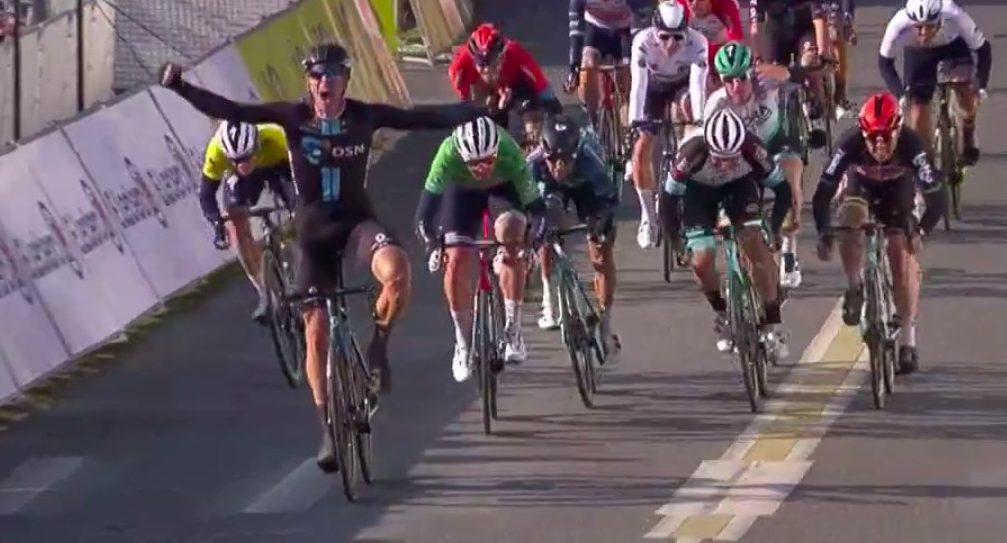 El Pelotón Cees Bol (DSM), el más listo en un final ratonero