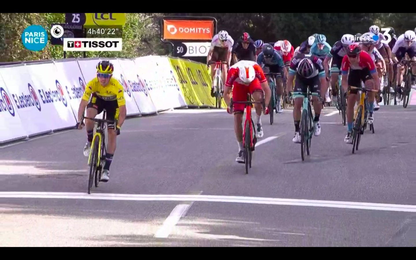 El Pelotón Primož Roglič (Jumbo-Visma) se impone al esprint