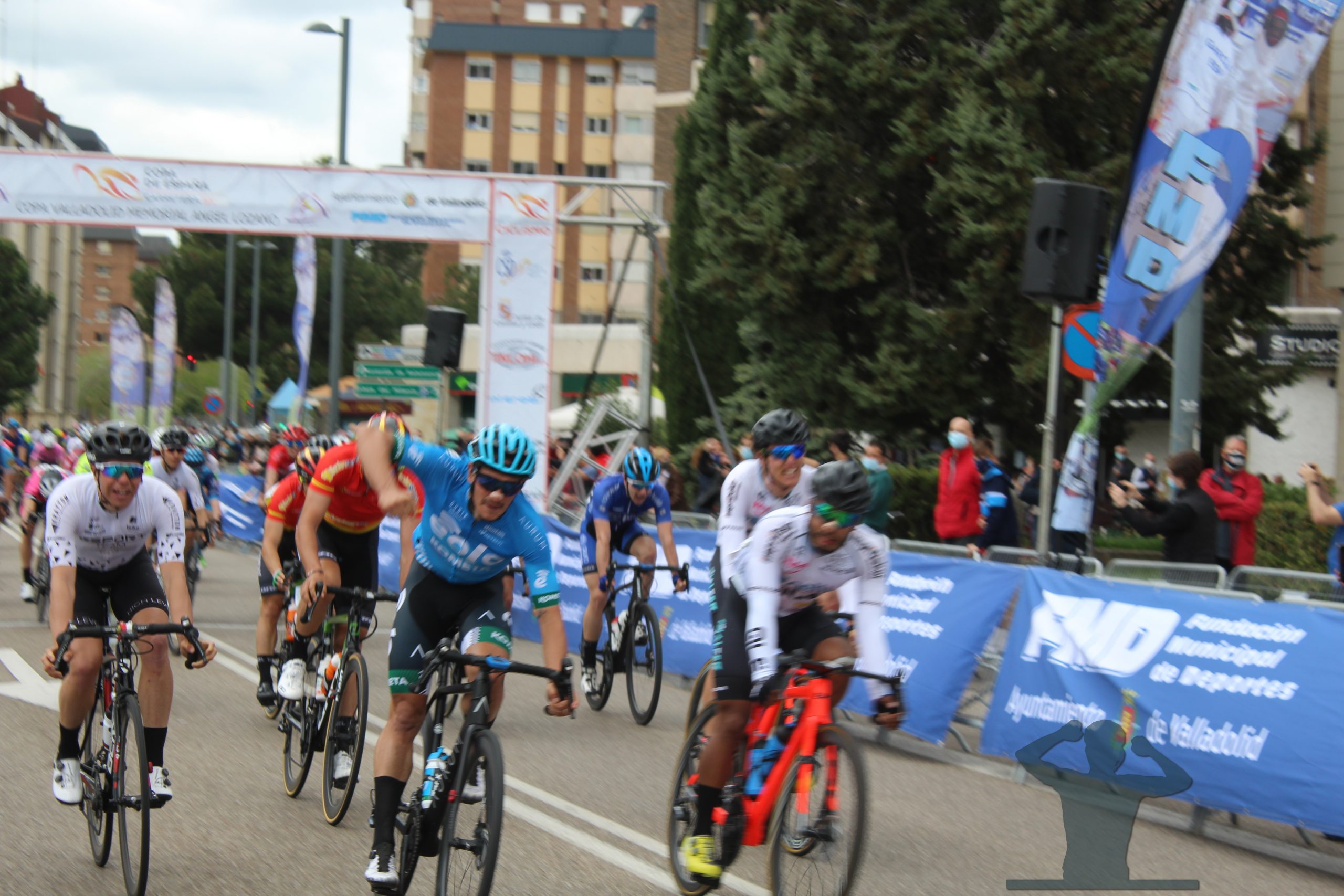 El Pelotón David Martín (Eolo Kometa) repite al sprint en Valladolid