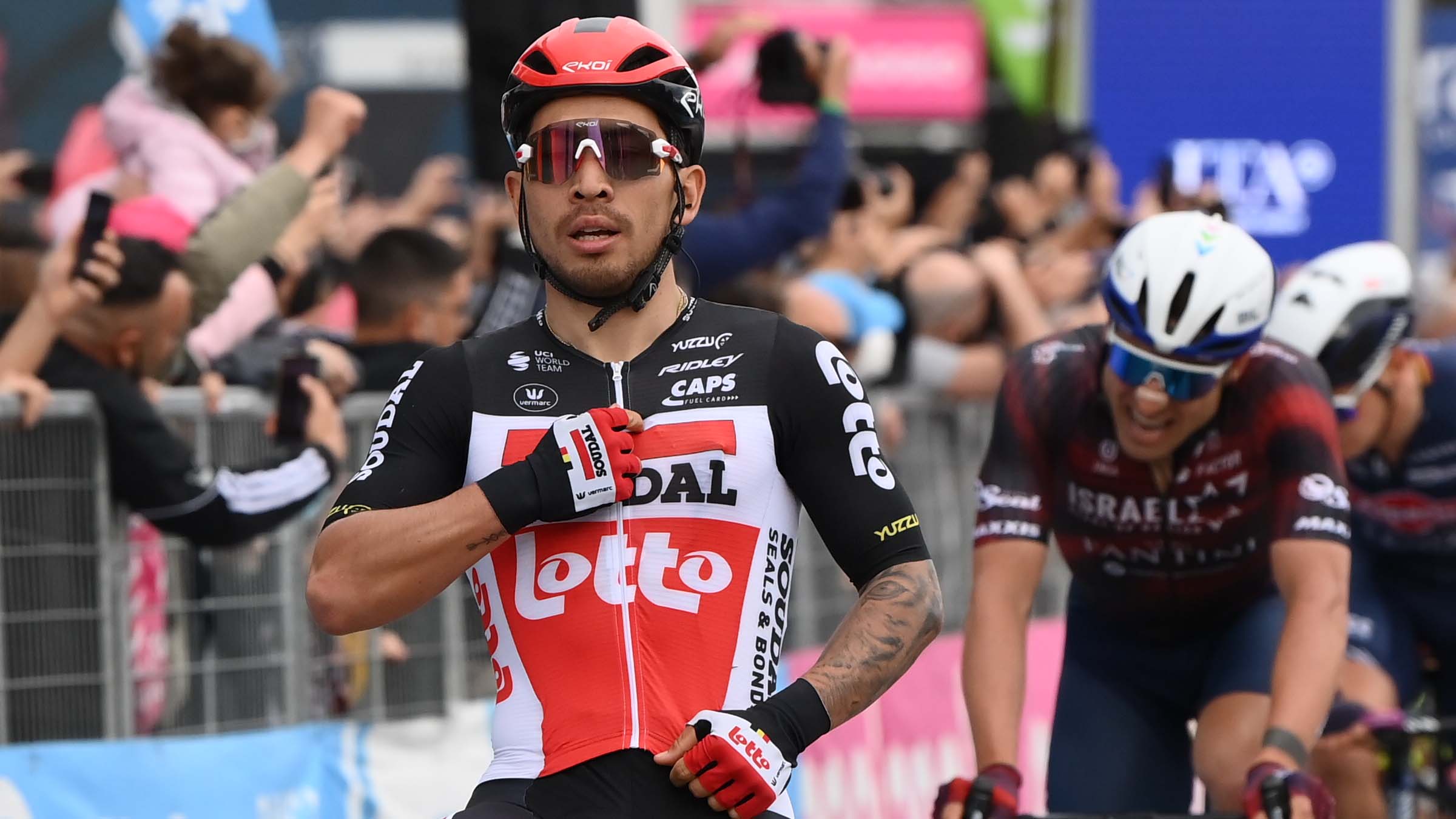 Caleb Ewan celebra su segundo triunfo