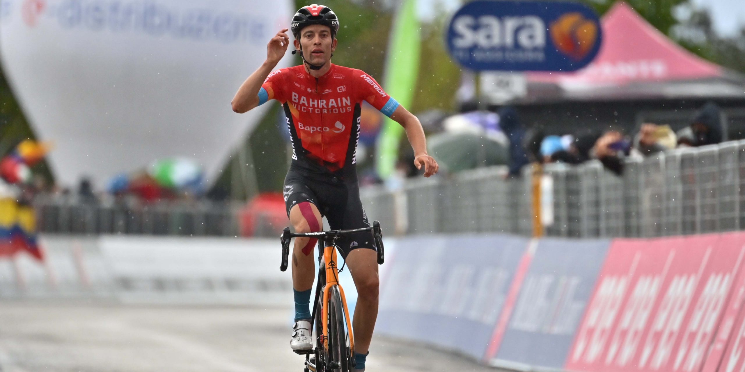 Gino Mäder gana la etapa 6 del Giro de Italia
