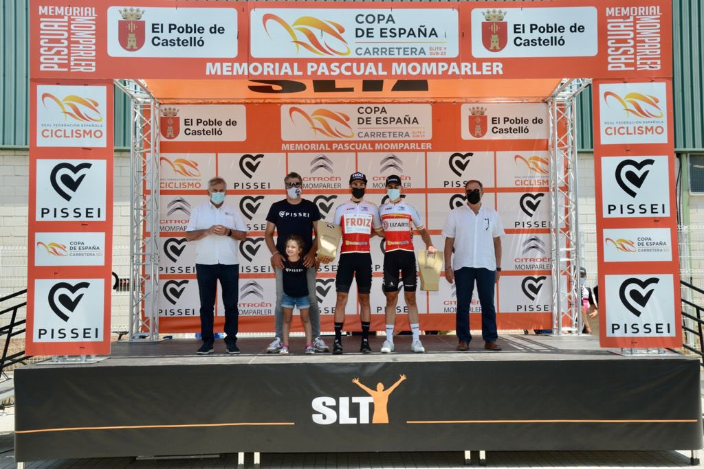 Imagen de los dos líderes de la Copa de España, Miquel y Alonso, en el podium del Memorial Momparler