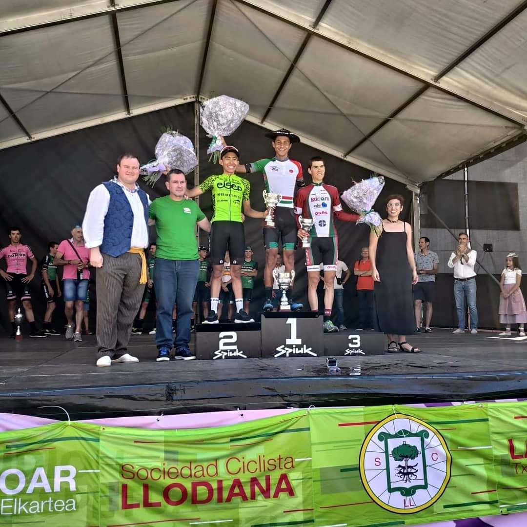 Podium de la primera edición de la Euskal Bailarak Kriterium compuesto por Calle, Sáenz y Etxeberria