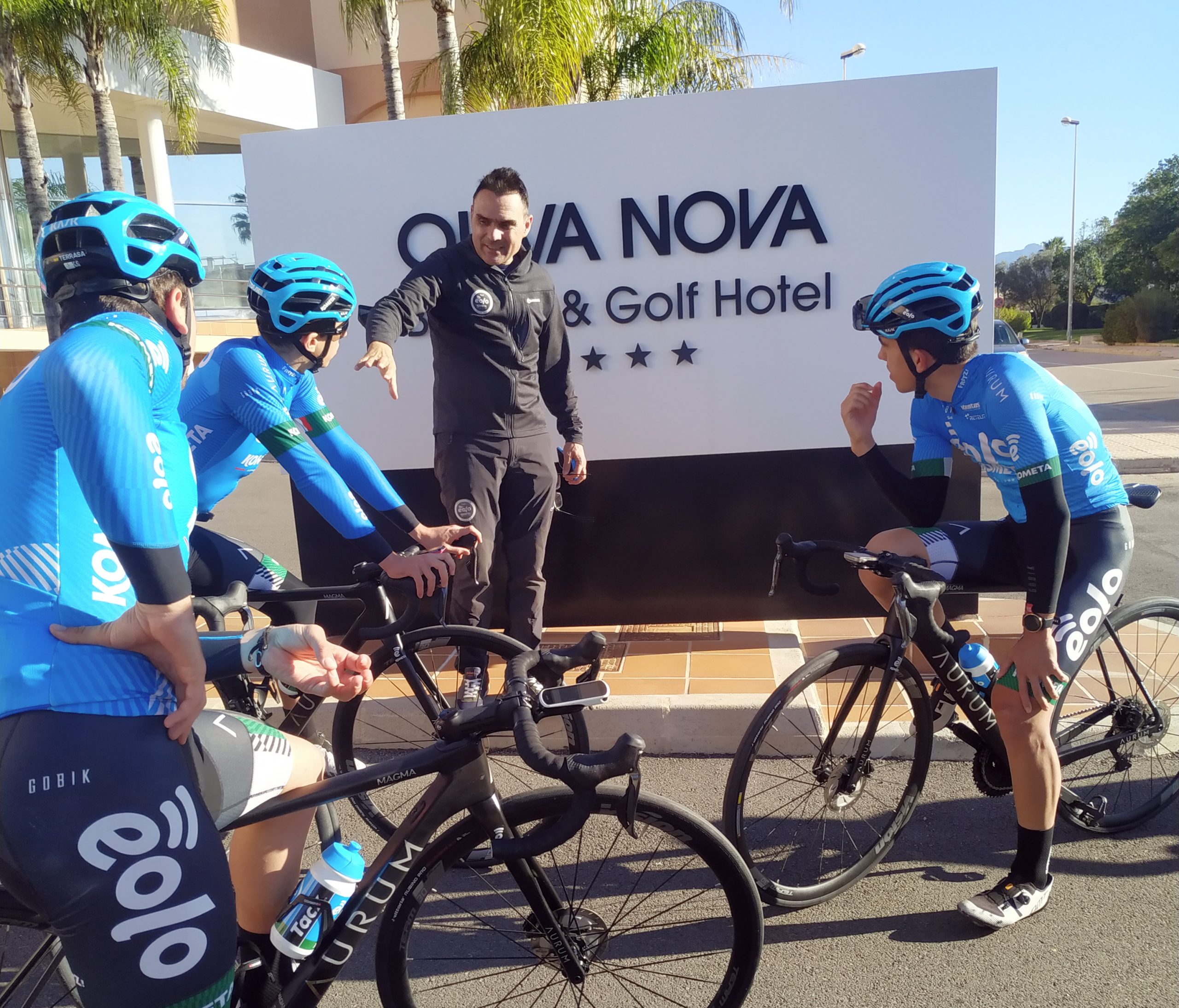 Imagen de Rafa Díaz Justo durante la concentración del EOLO-Kometa sub-23 en Oliva (Fuente: Fundación Contador Team)
