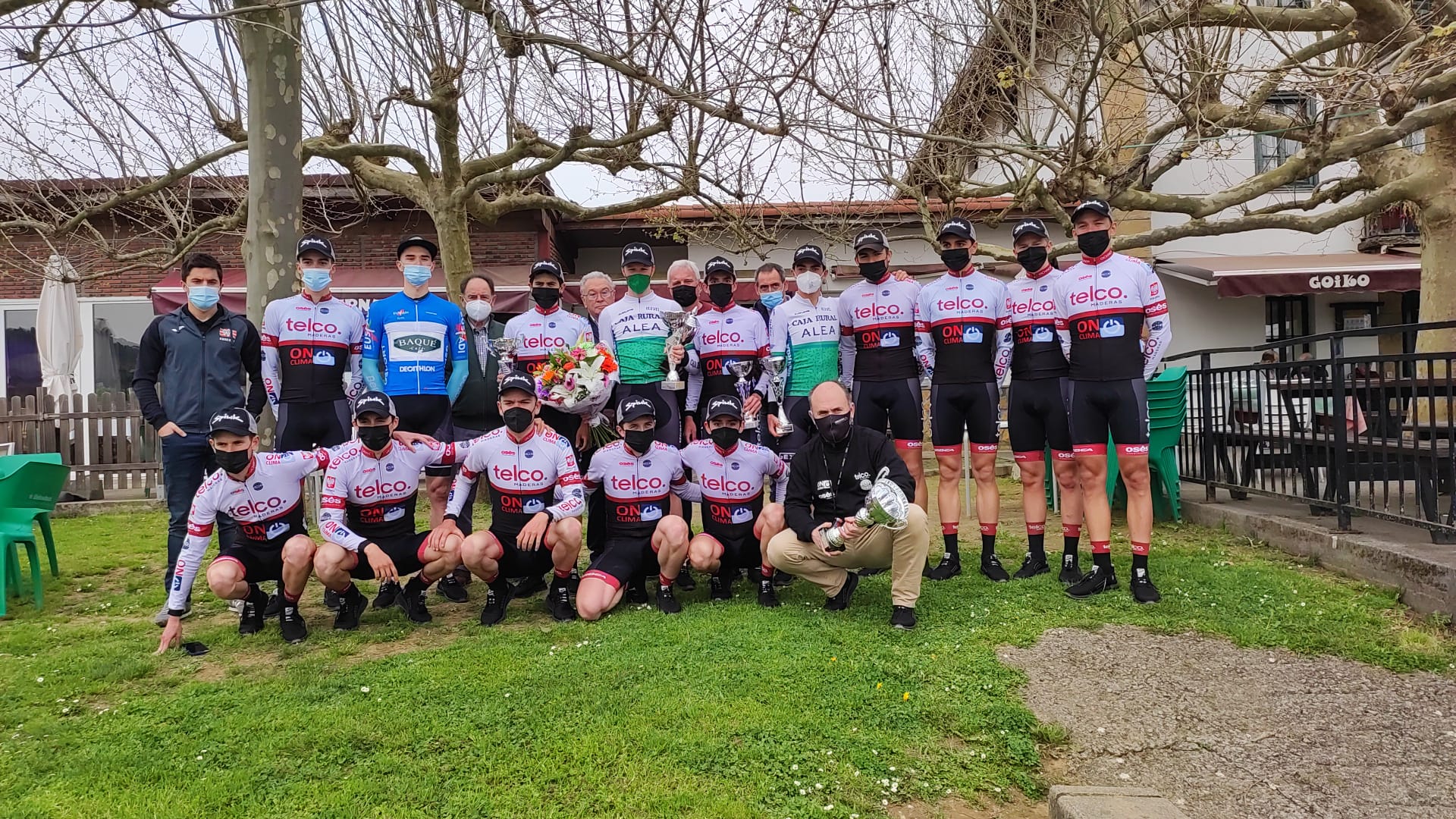 Imagen del podium final de Laukiz (Ciclismo El Pelotón)