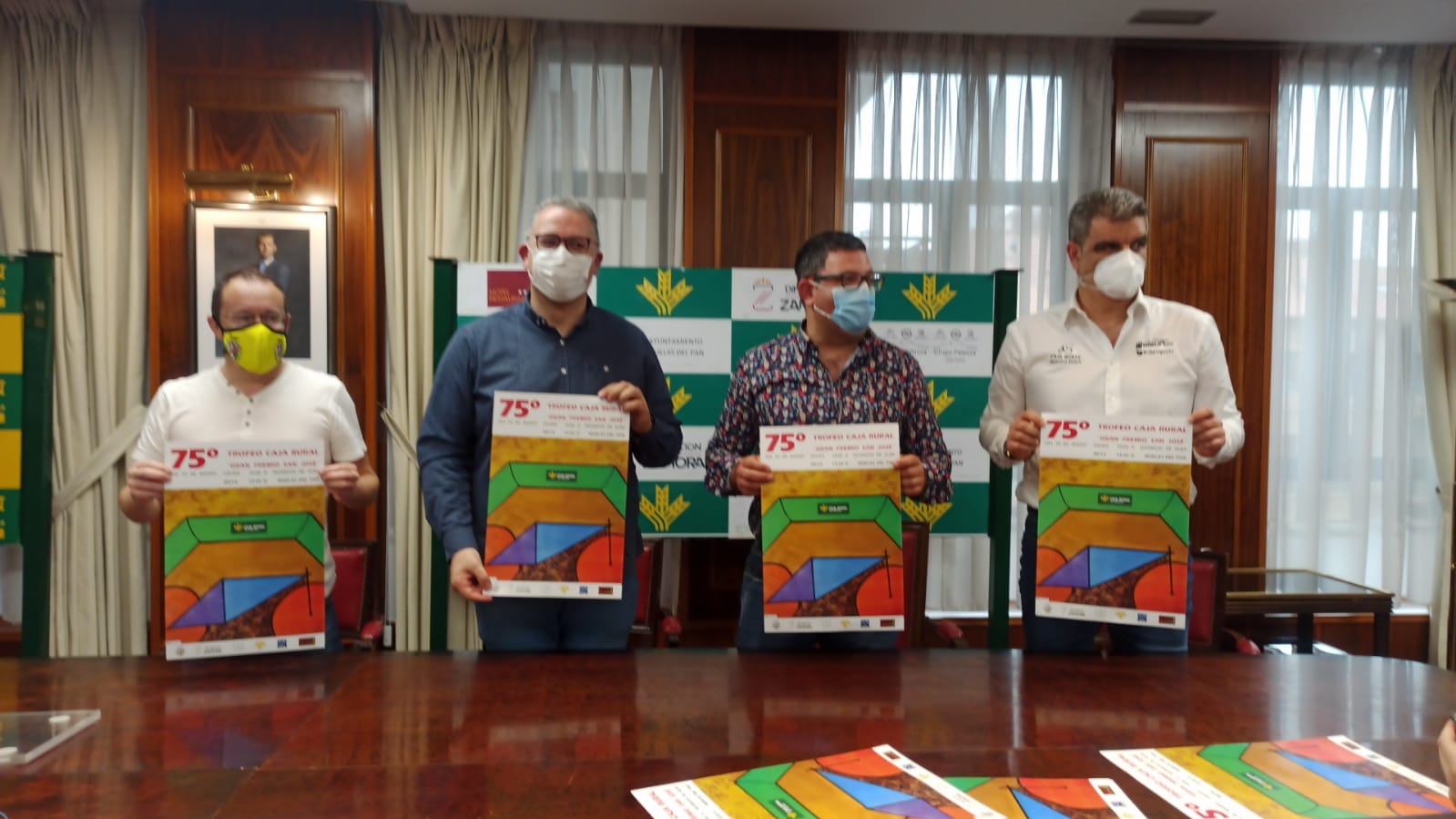 Imagen del acto de presentación Trofeo Caja Rural 22 (Foto: Álvaro García-Ciclismo El Pelotón)