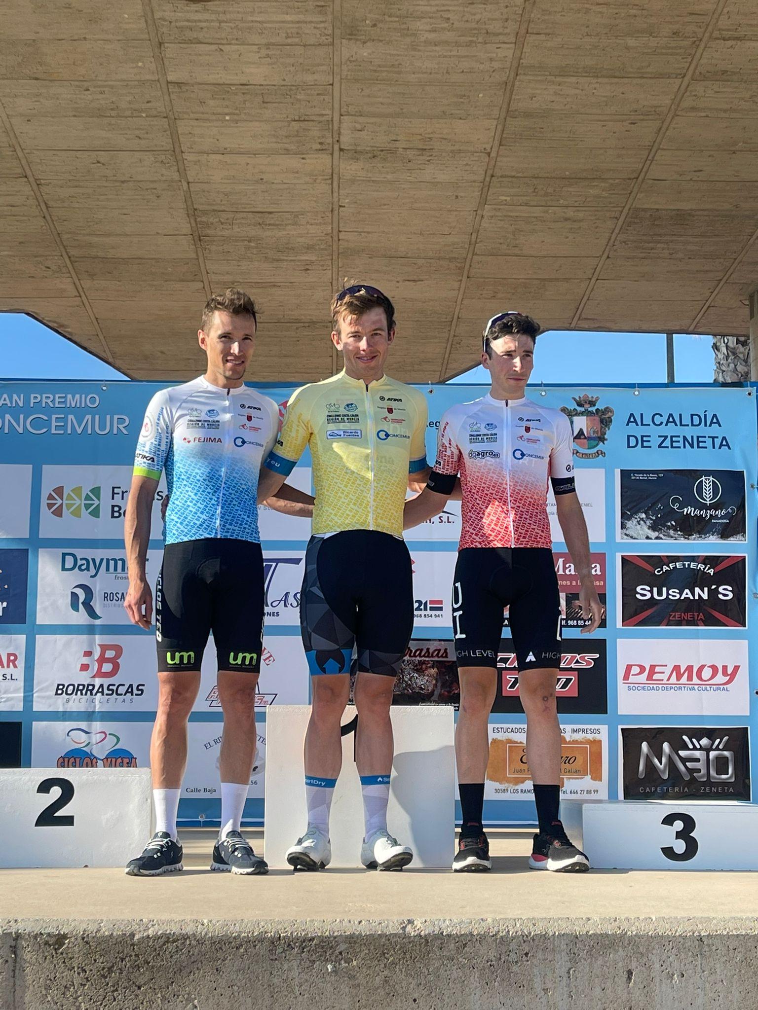 Imagen del podium del GP Poncemur de Zeneta con Riley Fleming en lo más alto