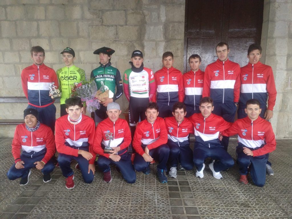 Imagen del podium final de Natxitua en 2019 con Oier Lazkano como ganador