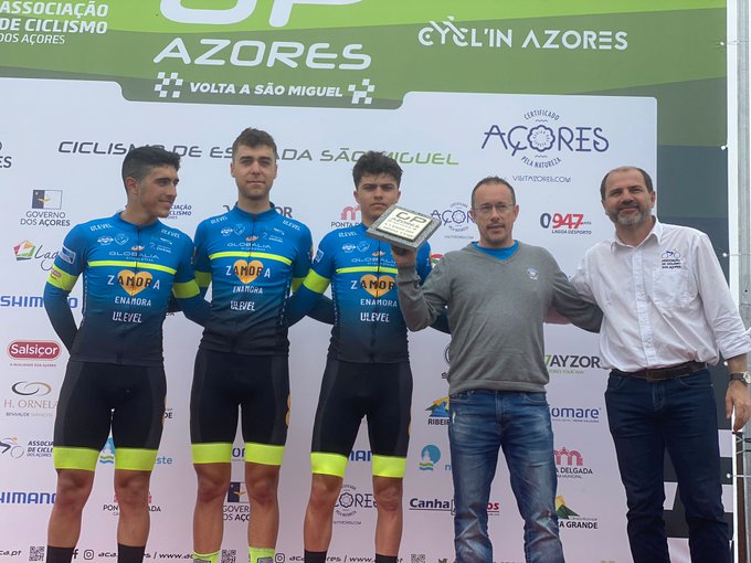 Imagen podium GP Azores por equipos Globalia-Zamora Enamora (Foto: @GlobaliaZamora)