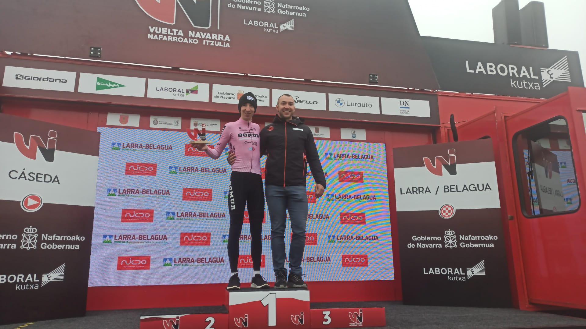 Imagen de Franco en el podium de la segunda etapa de Navarra (Foto: Ciclismo El Pelotón)