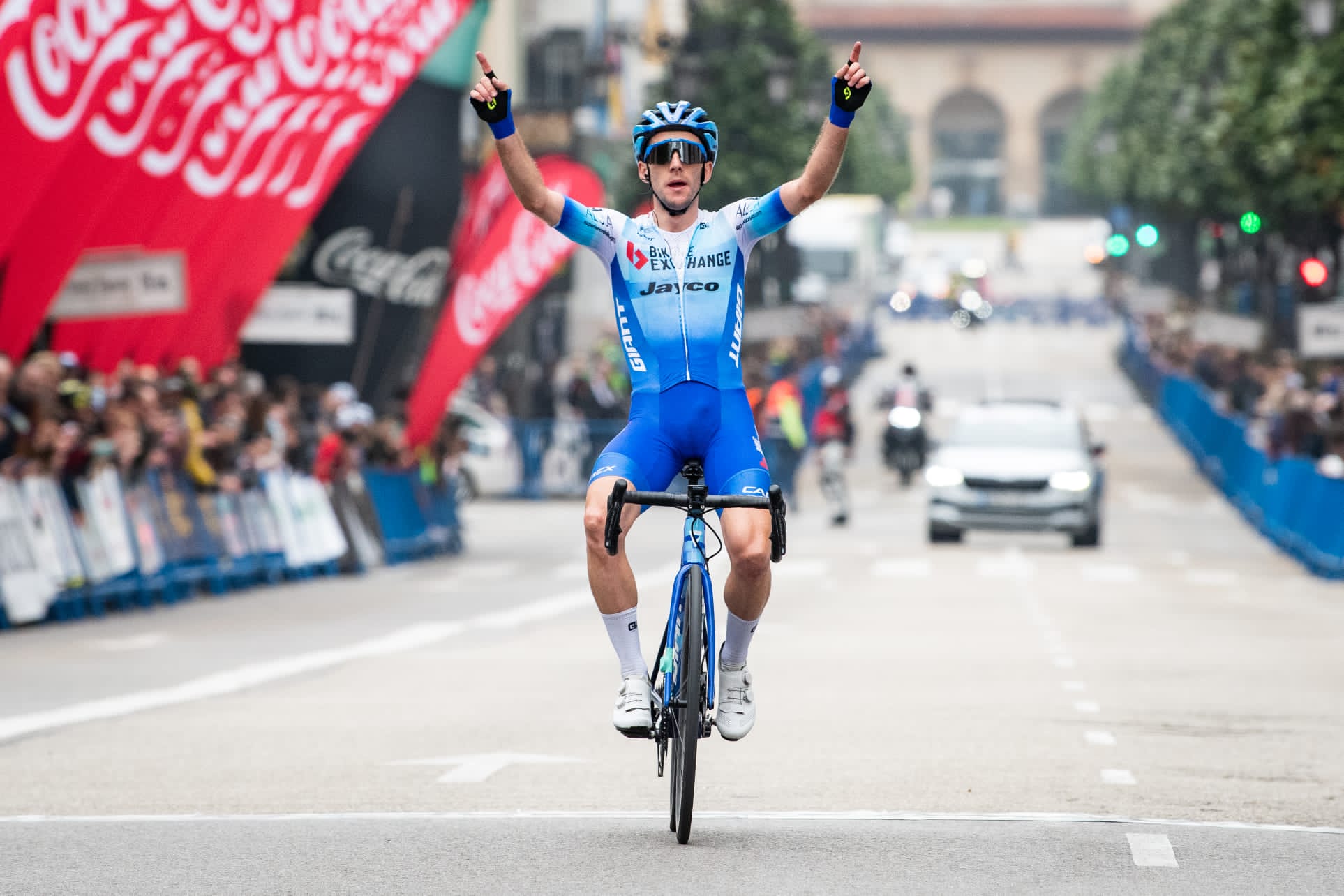 simon-yates-oviedo-vuelta-asturias