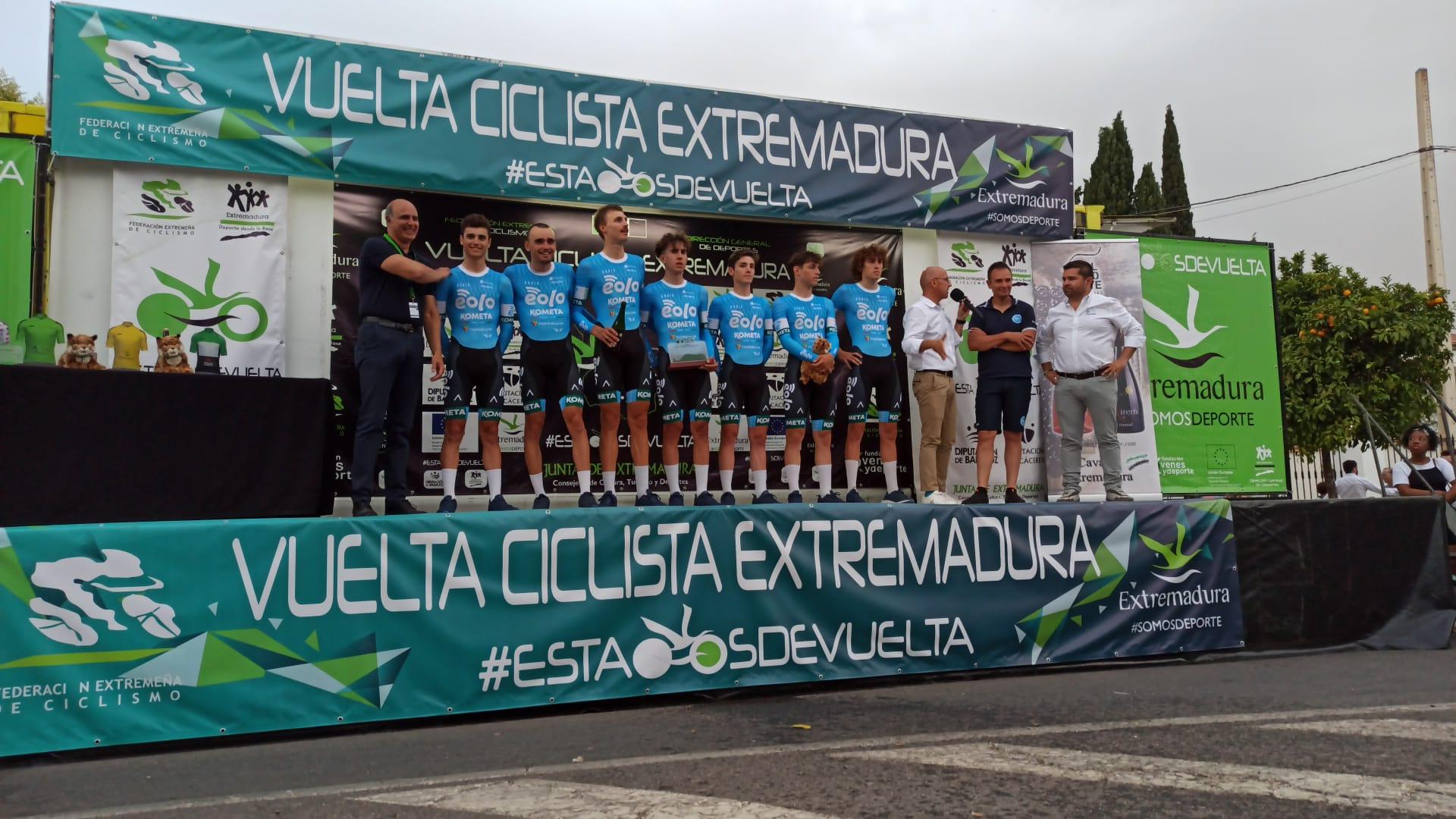 Eolo Kometa Zafra. Javier Serrano primer Lider