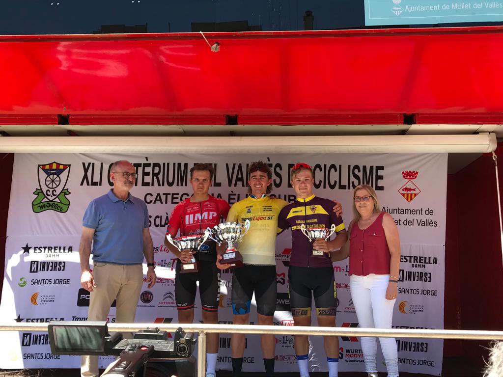 Podium del 41 Critèrium del Vallès con Keegan Hornblow