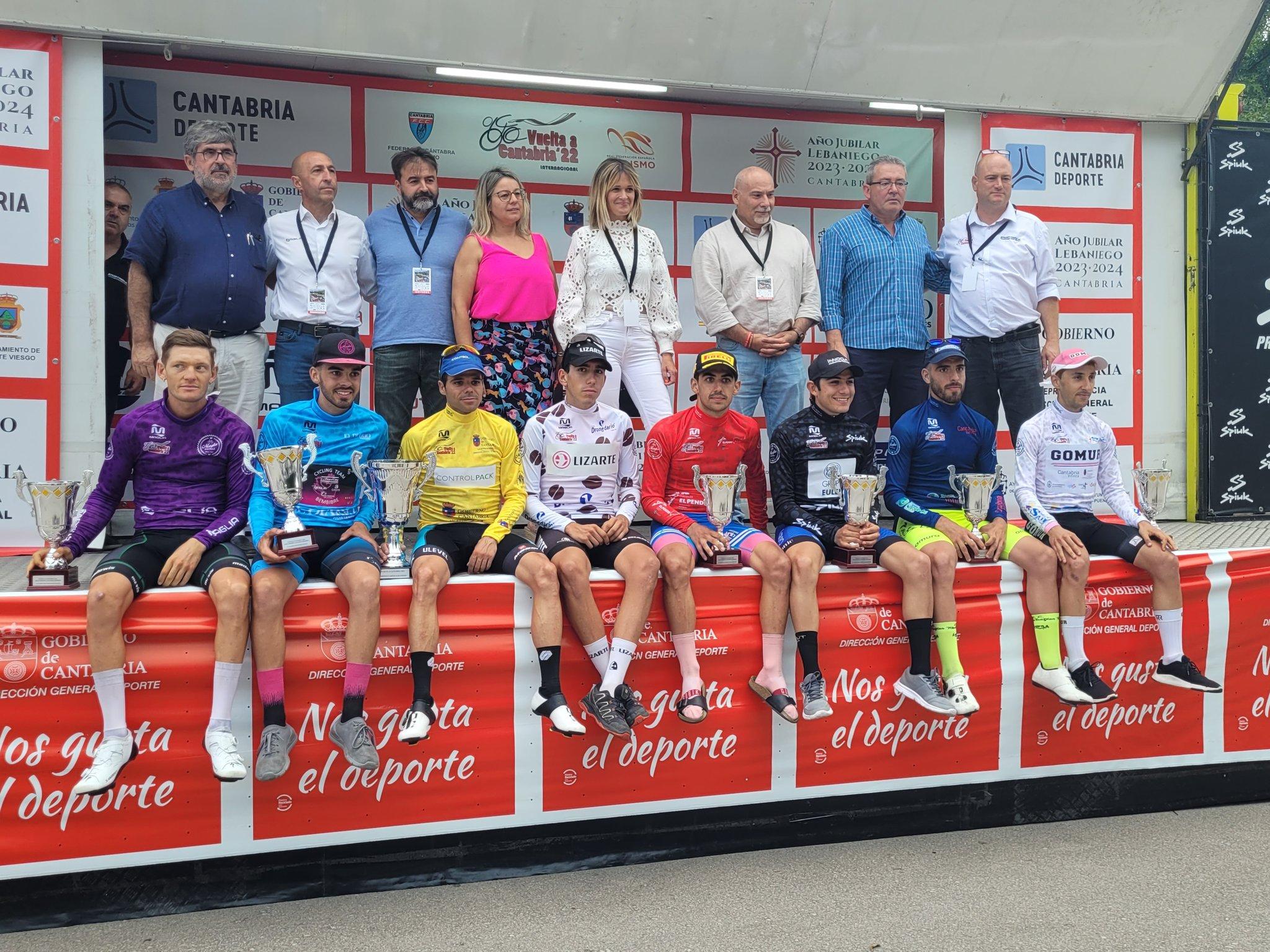 Podium final de la 2ª etapa de la Vuelta a Cantabria en Vioño 