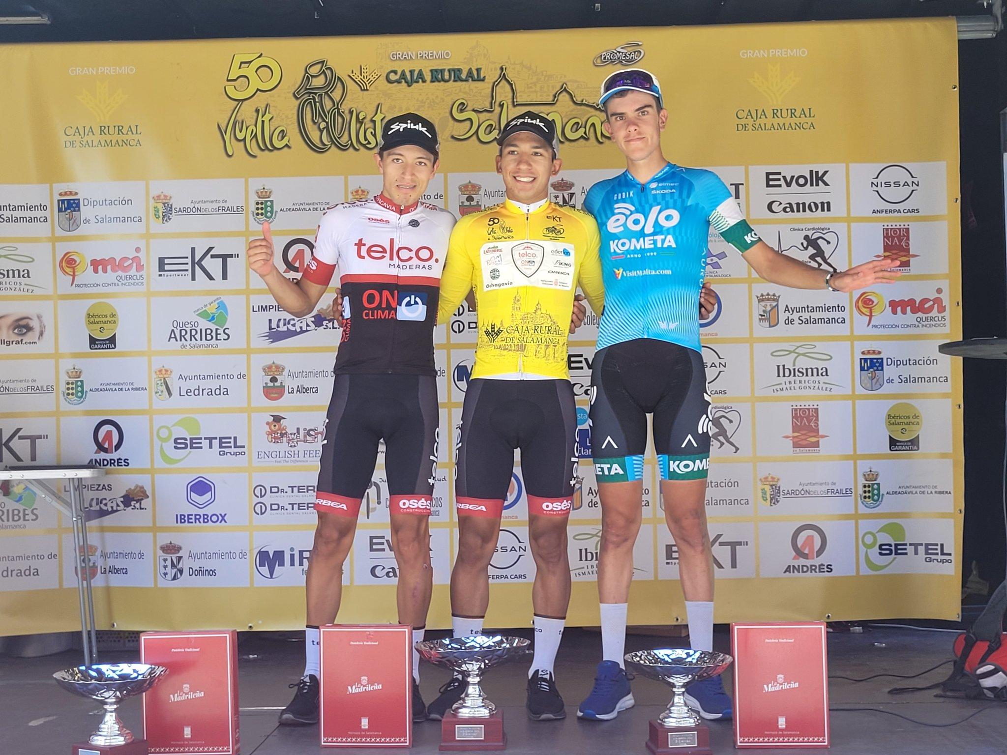 Podium de la Vuelta a Salamanca con Cadena, Burgos y Tercero (Foto: Fabio Löpez-Ciclismo El Pelotón)