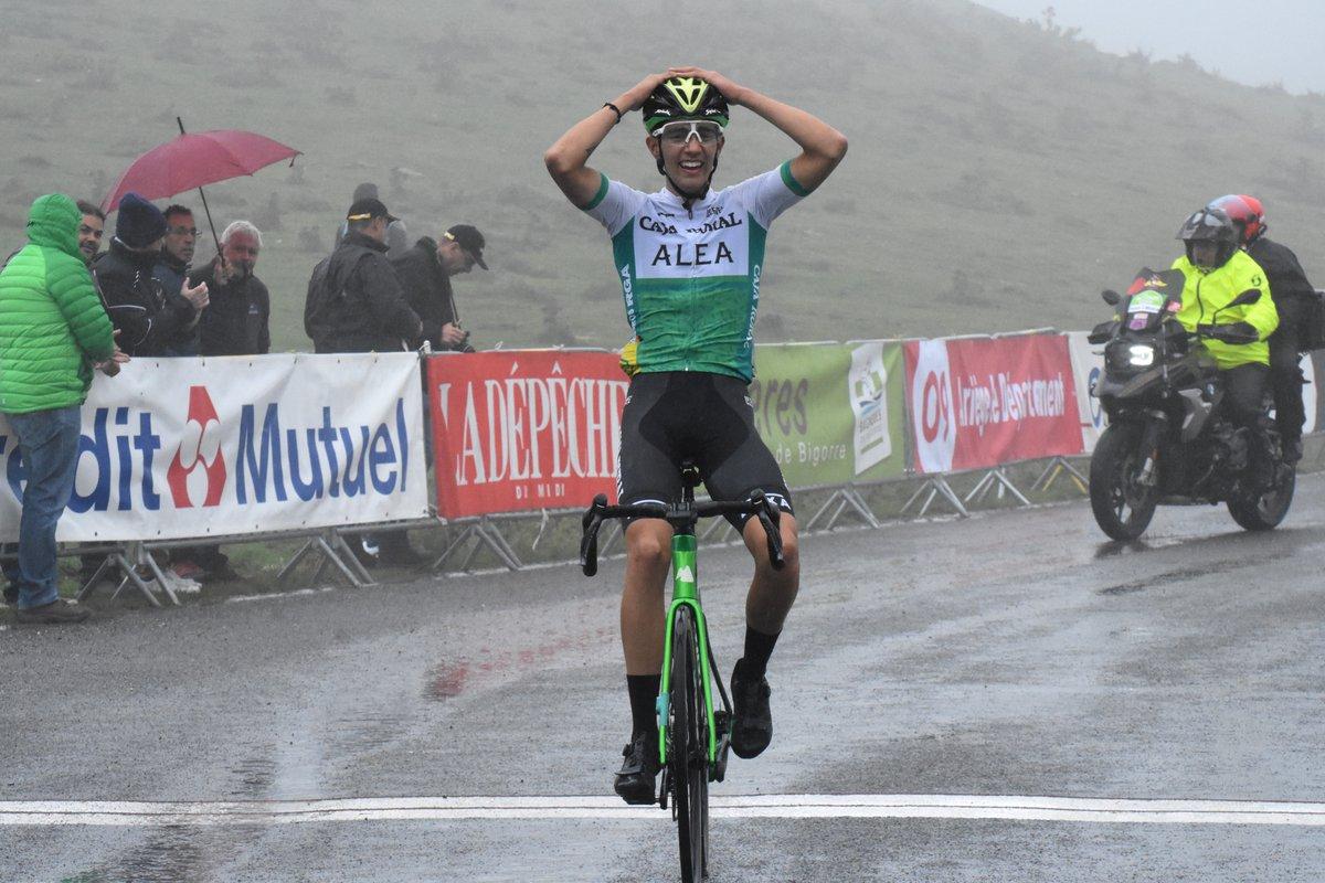 Samuel Fernández en la meta de Gavarnie