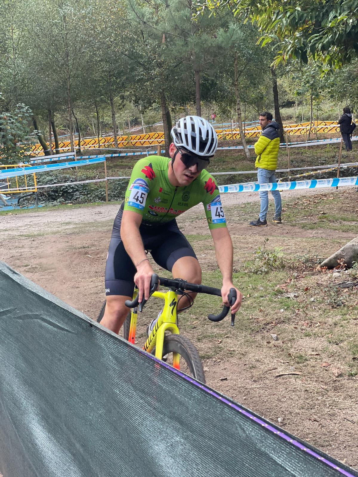 Villacampa en pleno esfuerzo durante el Gran Premio Ciudad de Pontevedra.