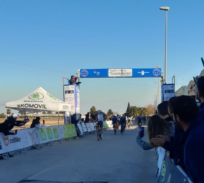 Sergi Darder se impone en el sprint inicial de la Vuelta al Guadalentín-Región de Murcia primera etapa