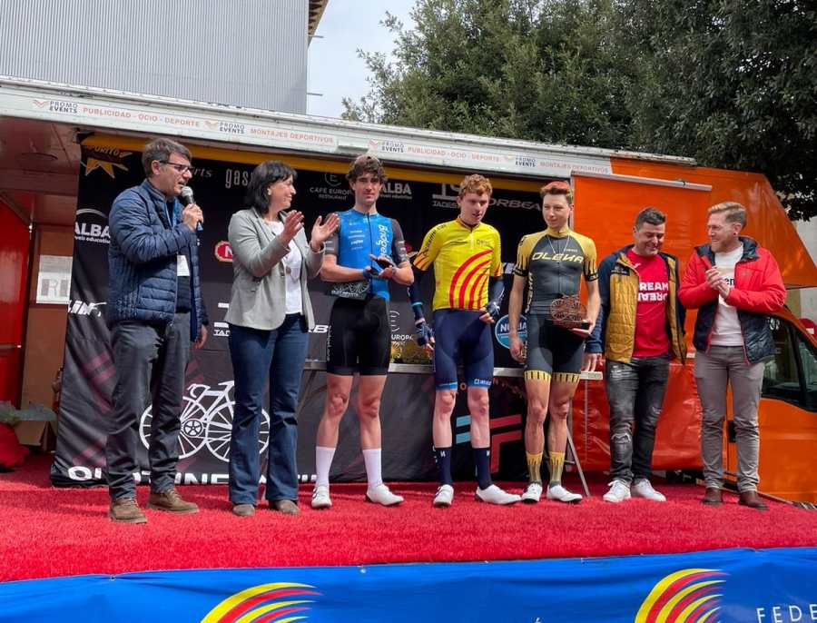 Podio de la Klasika de Olot del 2022 con Ferrán Robert como ganador