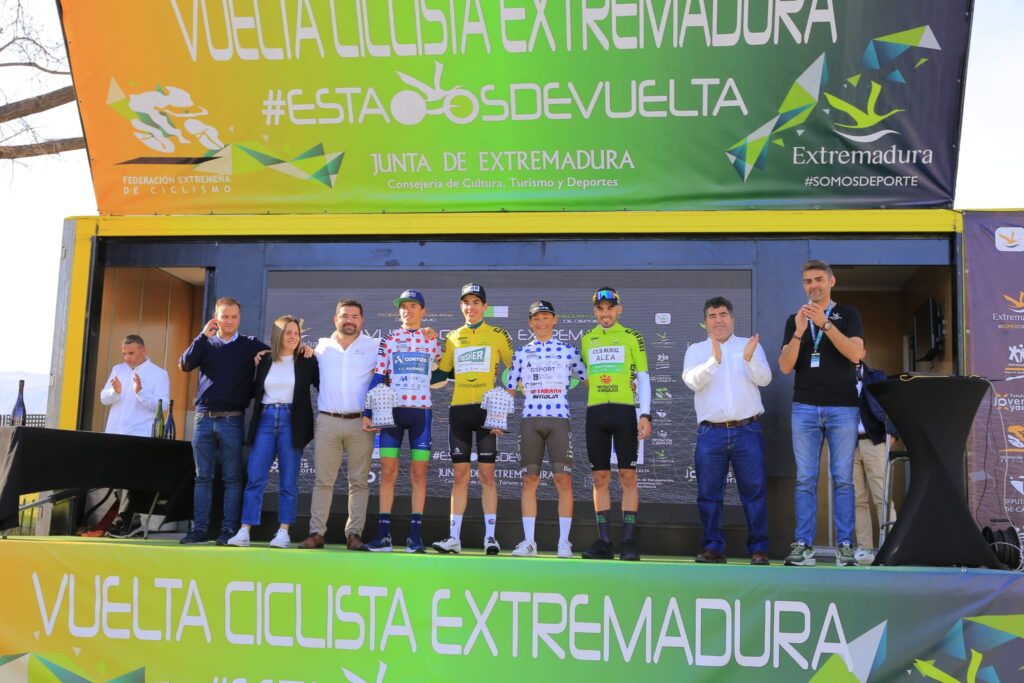 Pódium Vuelta Extremadura etapa 2