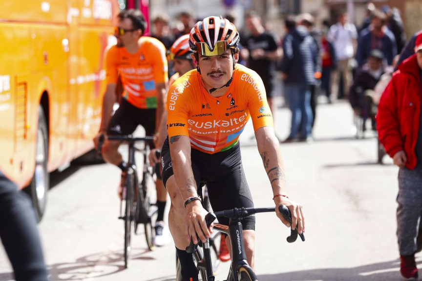 Azparren Euskaltel-Euskadi París-Camembert