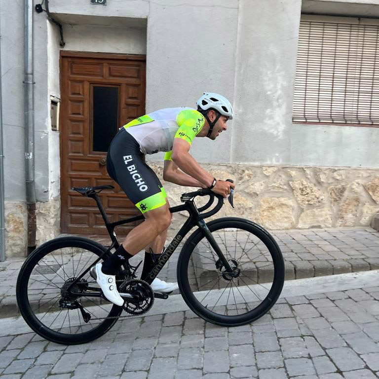 Javi Hernández (El Bicho - Pizzería Española) en Subida al Castillo de Cuéllar 2023
