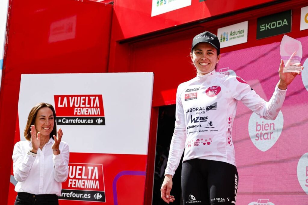 Alba Teruel (Laboral Kutxa): “Con los abanicos hay que salvar, limar y poco más” La Vuelta Femenina 2003