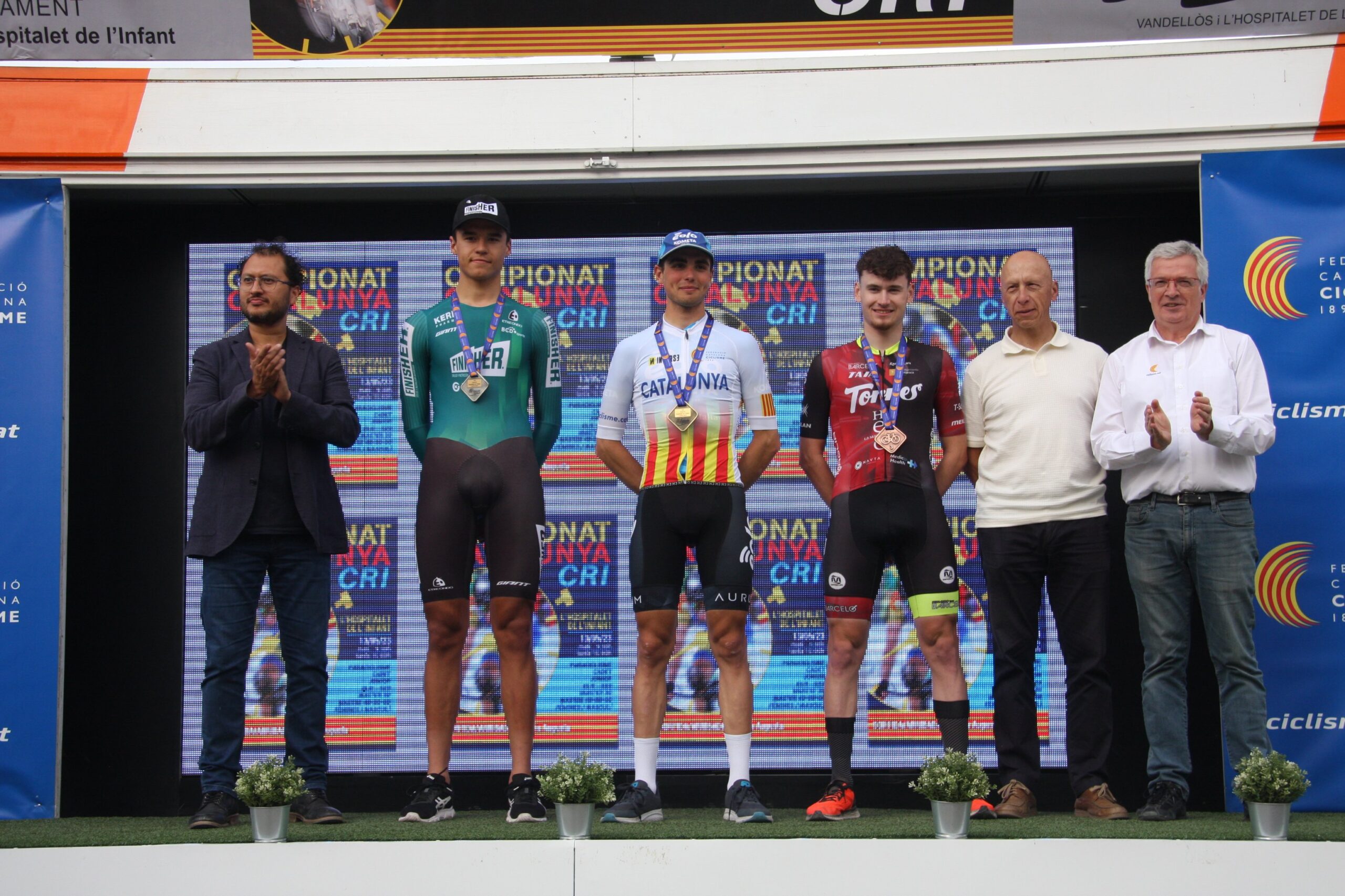 Podio del Campeonato de Cataluña de CRI con Muñoz, Muntanya y Fito