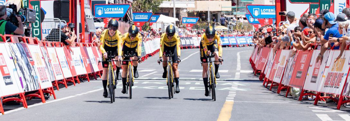 Anna Henderson (Jumbo-Visma) lider en Torrevieja