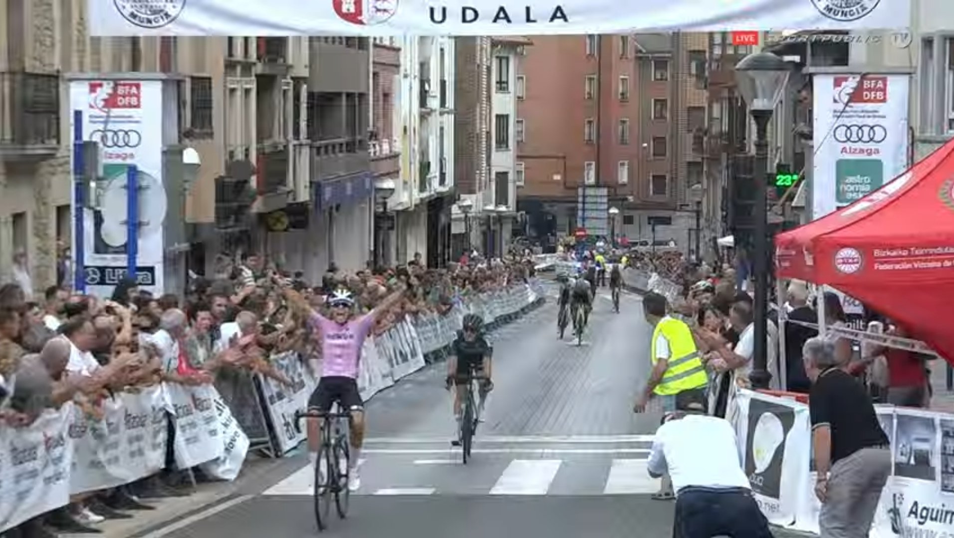 Sergio Gutiérrez, del Gomur, vence el GP Mungia-Memorial Sagasti