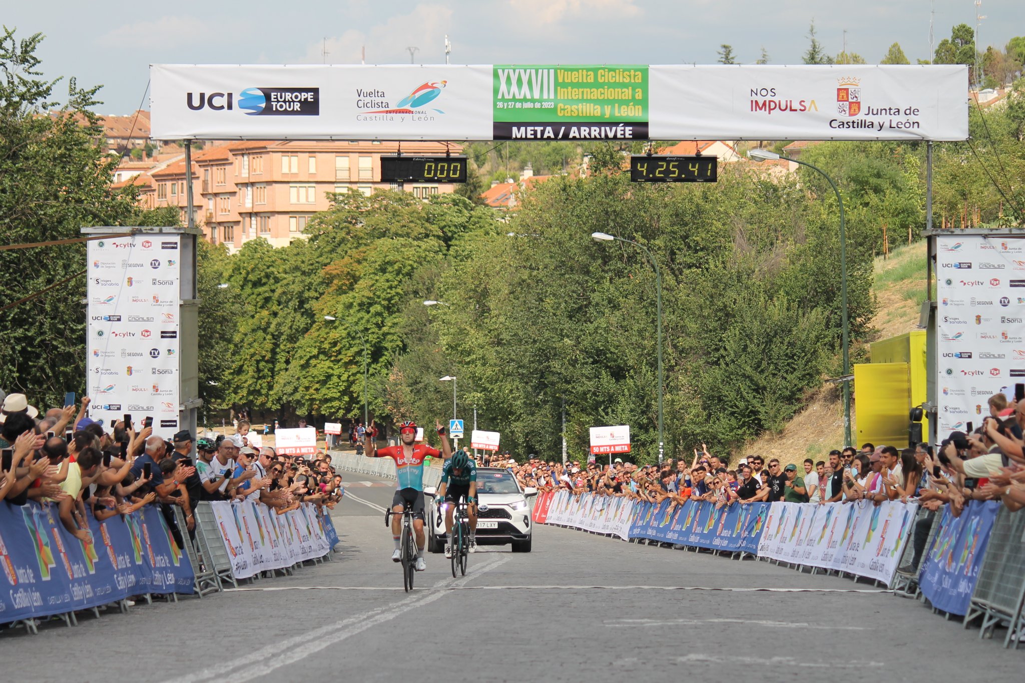 Sepúlveda celebrando l victoria frente a Castrillo en Segovia