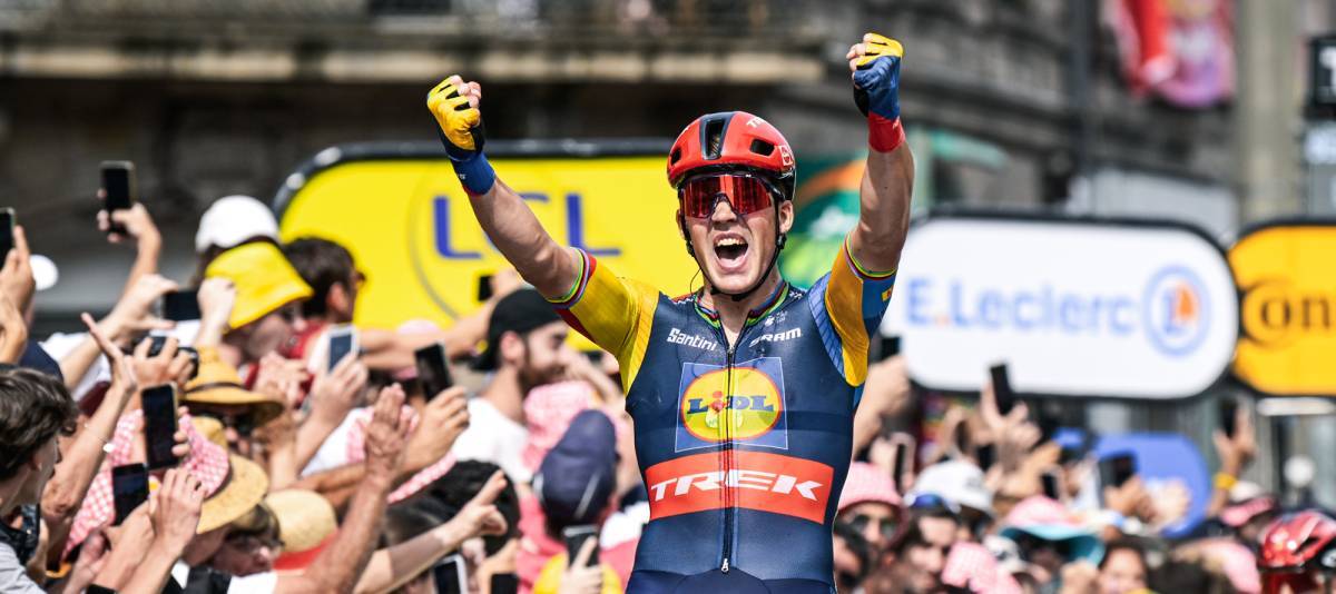 Pedersen celebra el triunfo de etapa