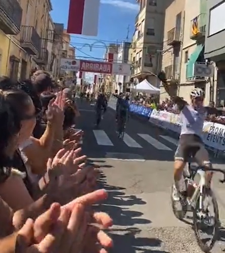 Entrada de Sergi Darder en la meta de Ulldecona