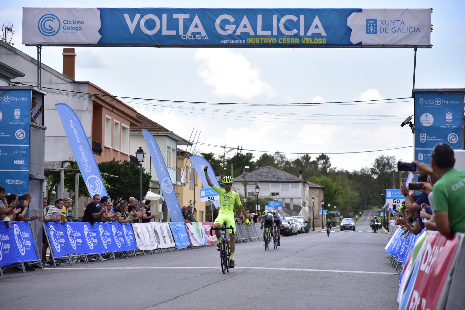Vigo Rías Baixas Pablo Ara Volta Galicia Pobra do Brollón