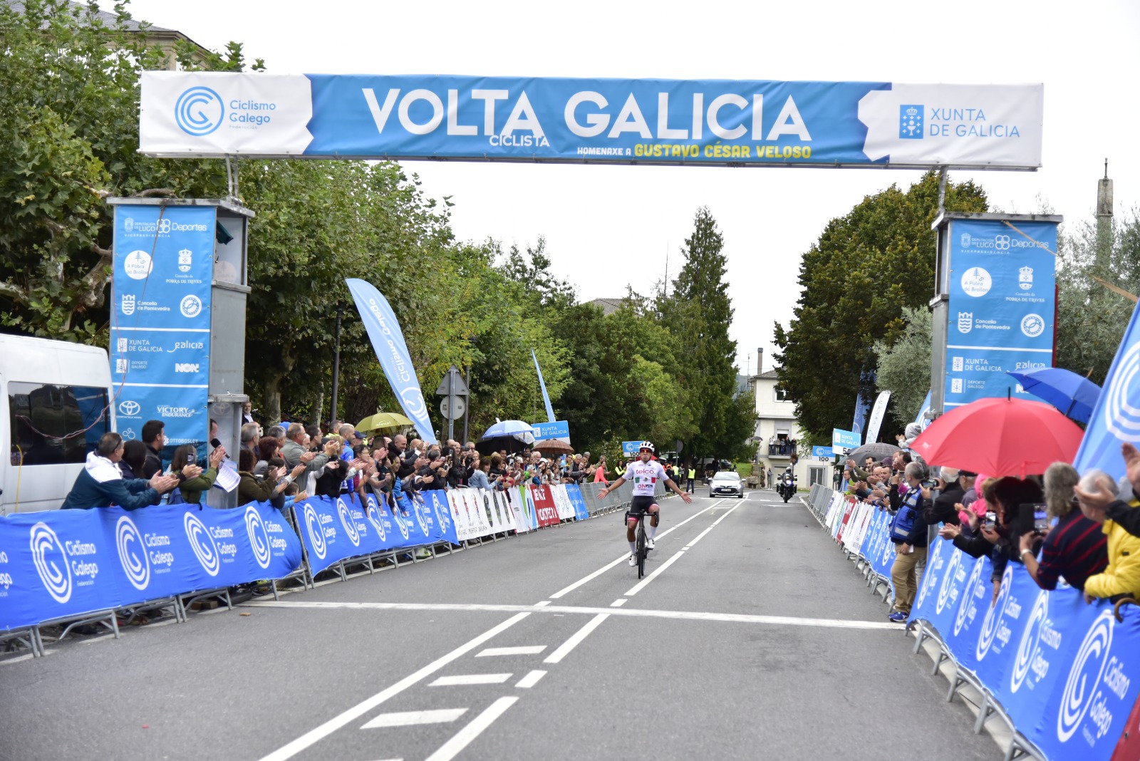 Edgar Cadena, ganador en Pobra da Trives