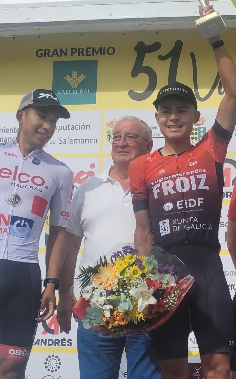 Rojas y Cadena en el podio de la 2ª etapa de la Vuelta a Salamanca