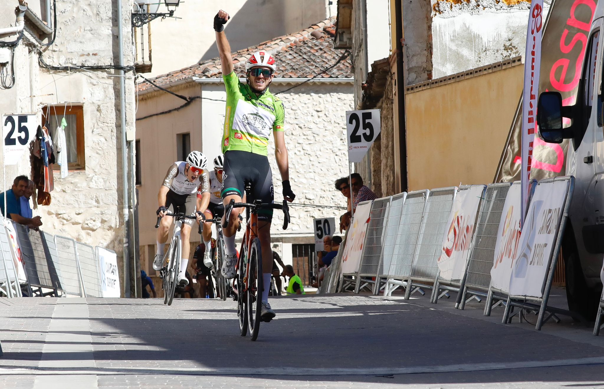 Clement Izquierdo vence en Cuéllar y es más líder de Vuelta a Hispania