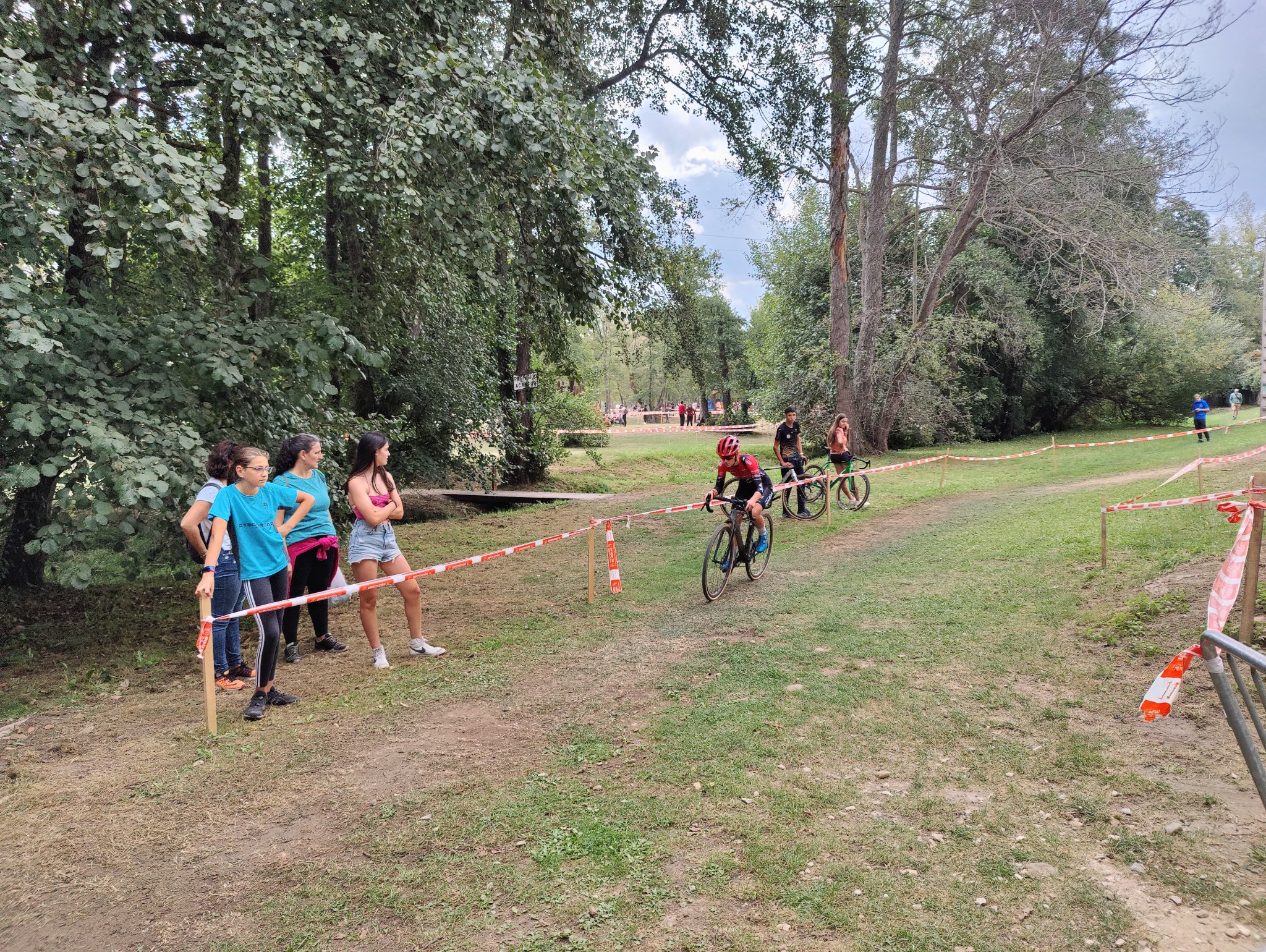Andrea Velasco dominó el Ciclocross de Medina de Pomar