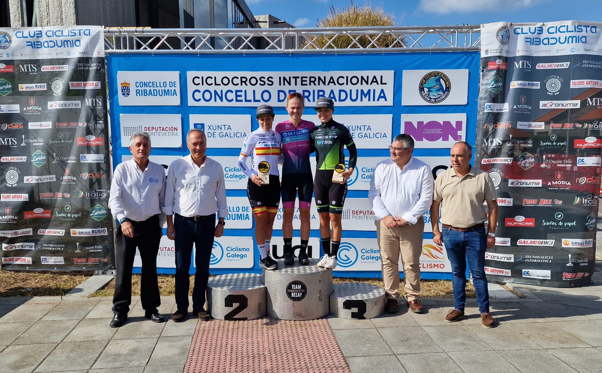 Podio femenino en Ribadumia
