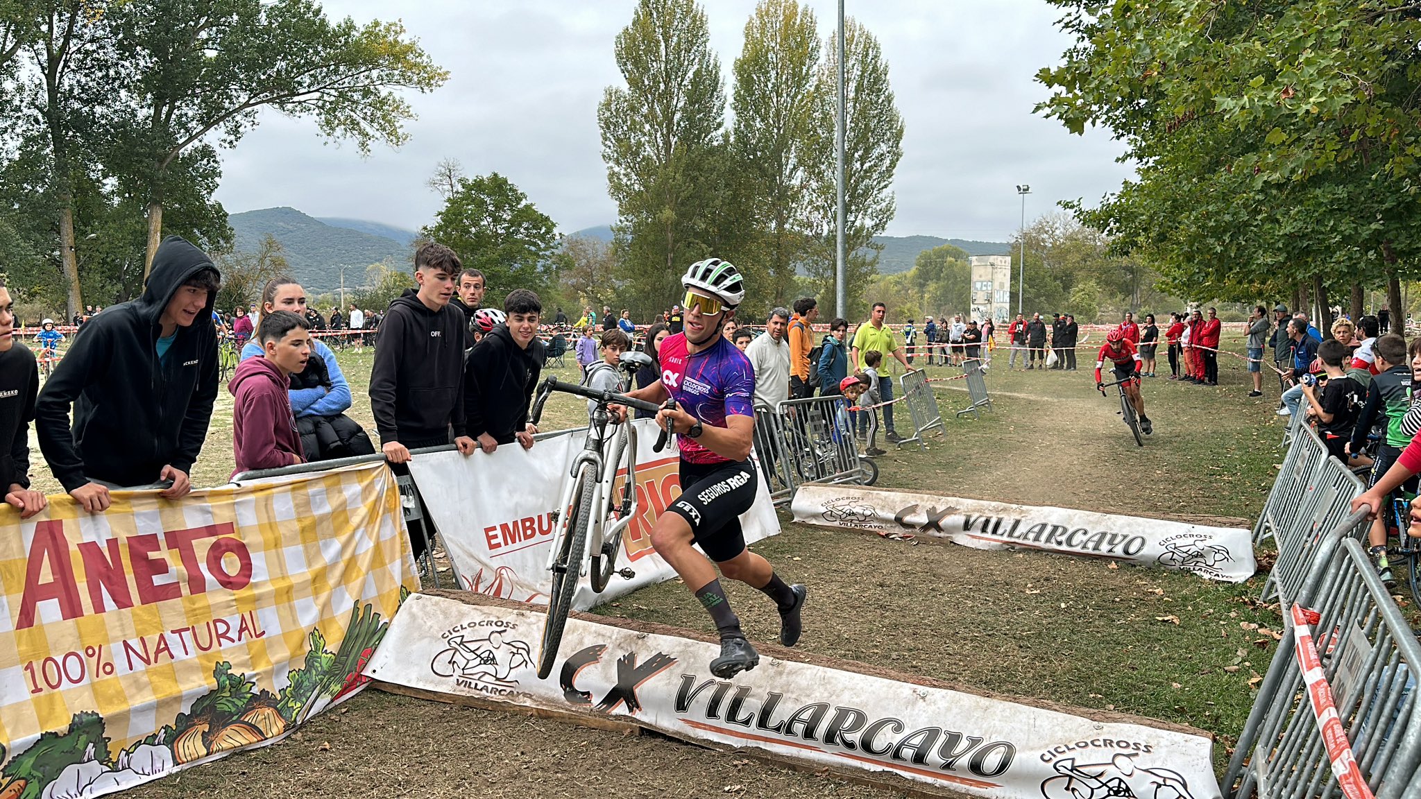 Ruiz de Arcaute en plena carrera en Villarcayo