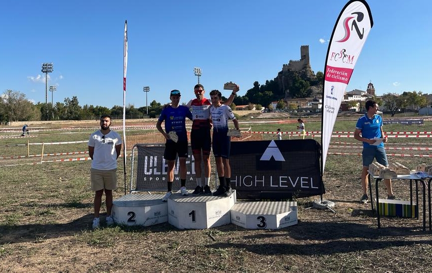 Sánchez Aldeguer en el podio de Almansa.