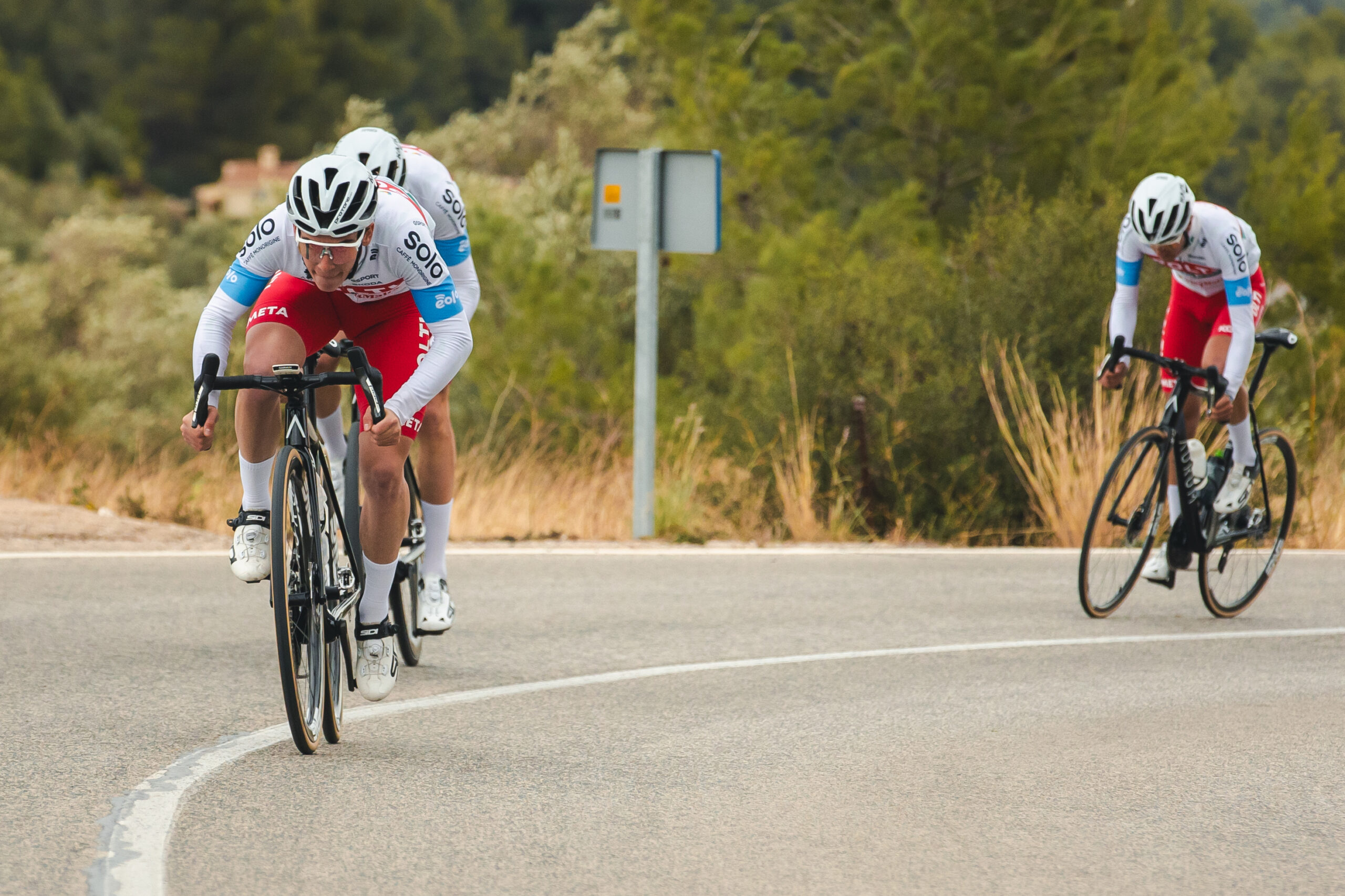 El Team Polti Kometa despide marzo en el GP Miguel Induráin