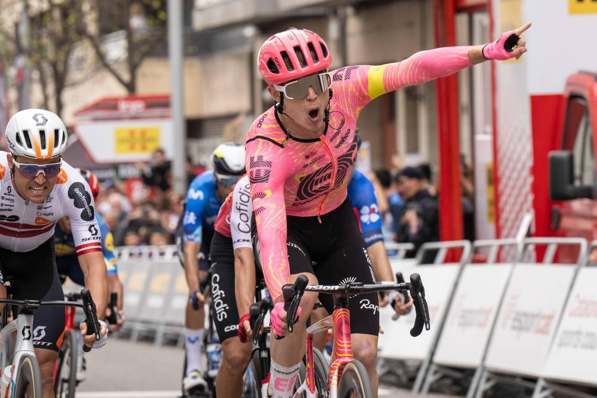 Van den Berg (EF Education-EasyPost), el rey de la velocidad en Lleida