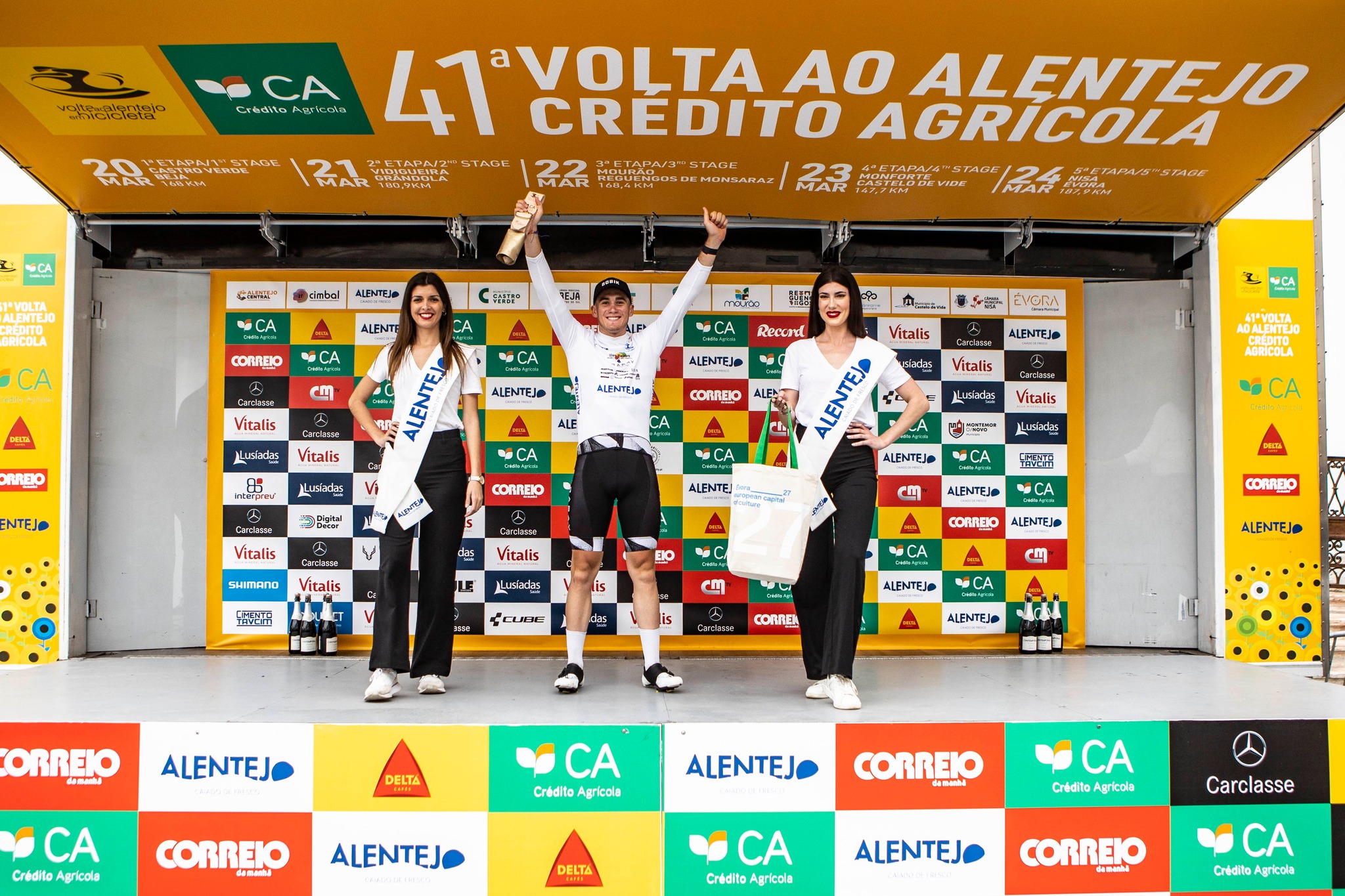 Maillot blanco y cuarta plaza en meta para Sergi Darder (Illes Balears - Arabay) en la última jornada de la Volta ao Alentejo