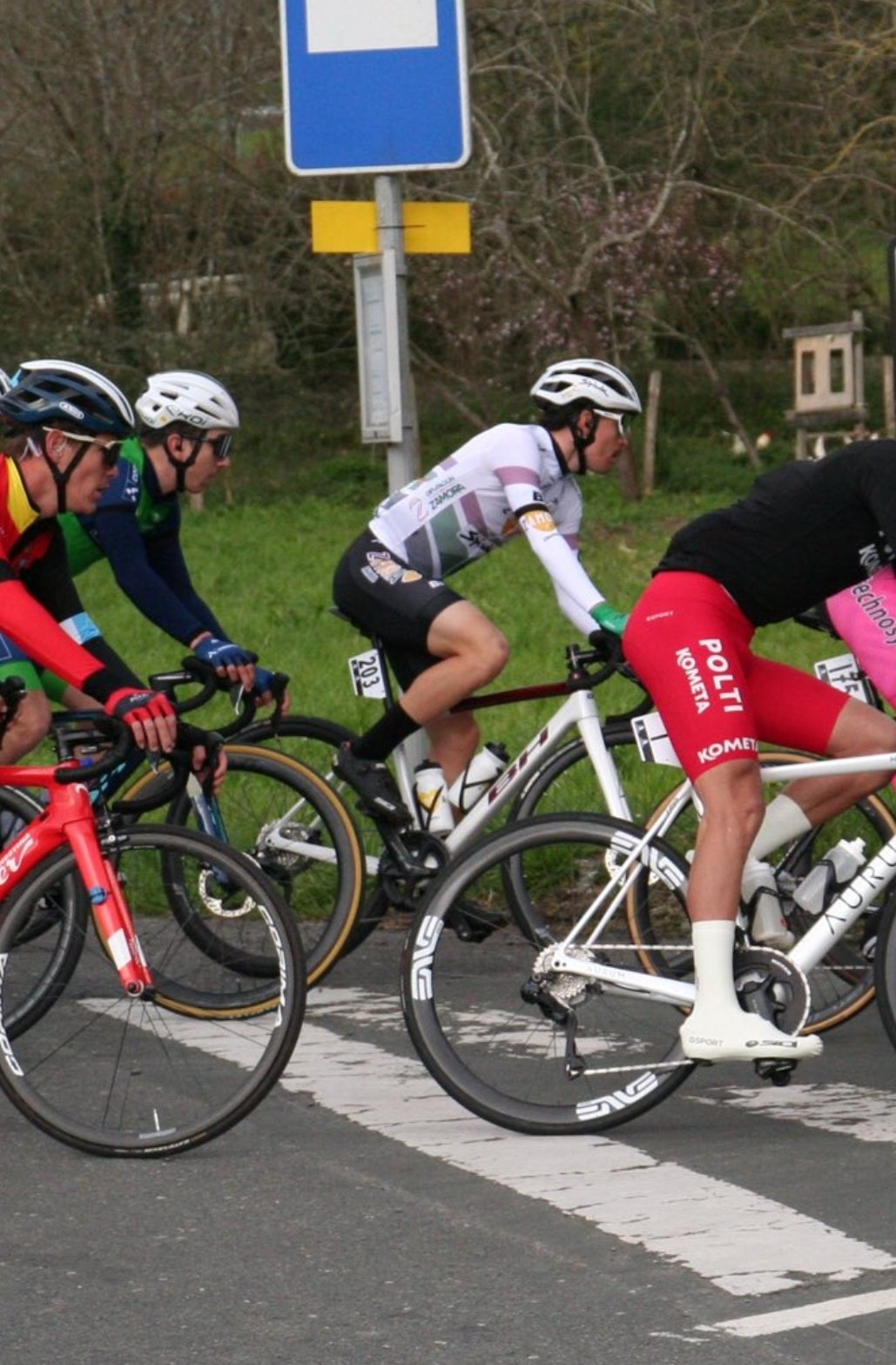 Alex Belíjar, del Zamora Enamora, durante la Aiztondo Klasika 2024 (Foto: @ZamoraEnaCyclng)