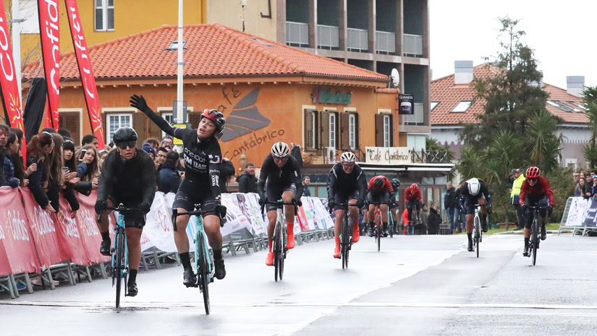 Isabel Martín vence en Noja y se coloca líder de la Copa de España de Féminas Cofidis 2024